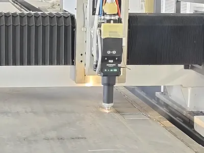 Testa di taglio laser a fibra su lamiera piana