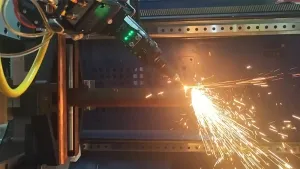 LCF15A1 Testa di taglio laser con azoto da 12 kW per taglio di acciaio al carbonio da 4 mm (8 m/min)