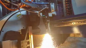 LCF15A1 testa di taglio laser con ossigeno da 12 kW per taglio smussato a 45° di acciaio al carbonio da 14 mm (1,5 m/min)