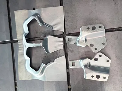 Testa di taglio laser robotizzata 3D da 3 kW