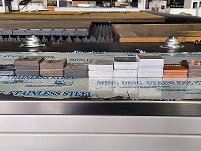 Testa di taglio laser con scanner da 4 kW