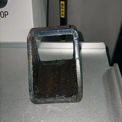 Testa di taglio laser a fibra 8 kW con smusso (angolo retto a pendolo singolo)